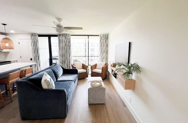 Bright & Beautiful Sanibel Island Beach Condo