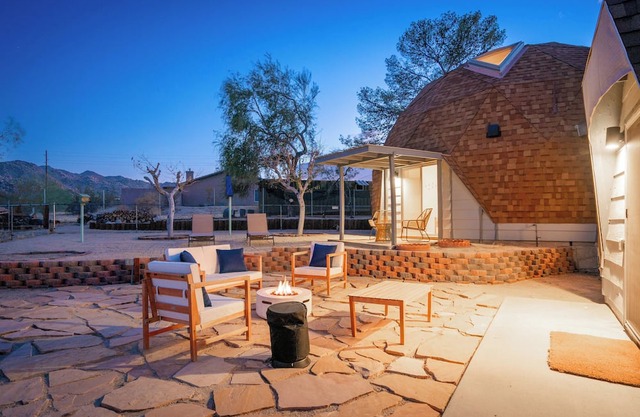 Fire Pit - Spa - Near JTNP - Twin Domes in the Dez
