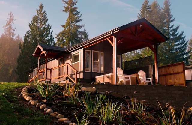 Skyriver Escape | Riverfront | Hot Tub | Relax!