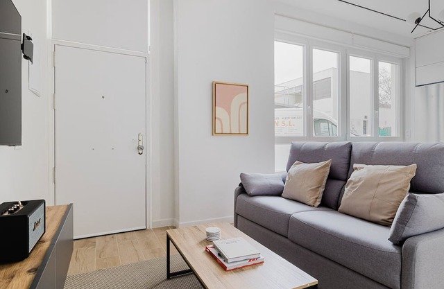 Blueground | Castilla, AC & w/d, nr Retiro