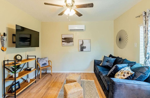 Charming North Valley Casita
