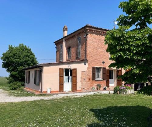 Formula 1 Country House