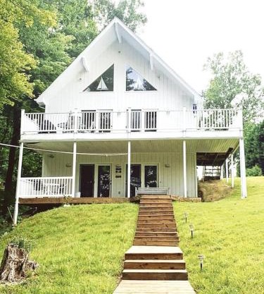 Spacious Lakefront Hudson Haven w/ Dock