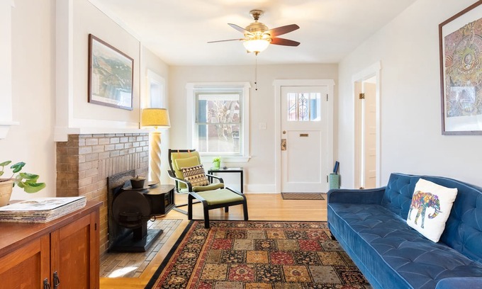 Highland House | Sunny Cottage in the Historic and Trendy LoHi Neighborhood