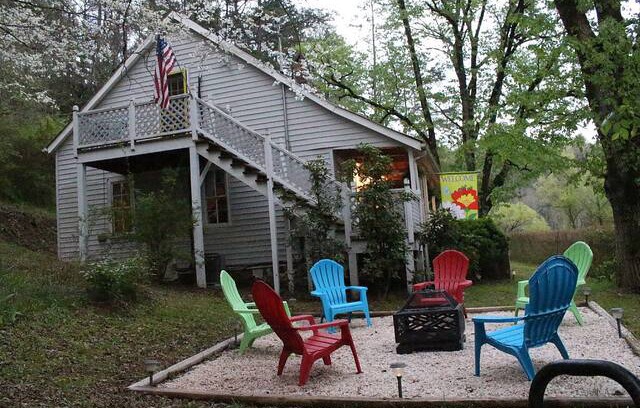 Robbinsville Cabin | Lone Duck Cottage
