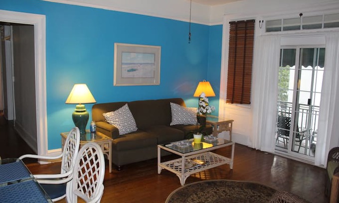 Historic District - North Apartment | The Historic DeRenne Plaza Condominiums