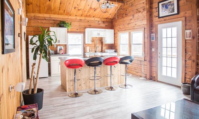 Montgomery Center Villa | Big Jay's Lodge: 2 miles from Jay Peak Resort