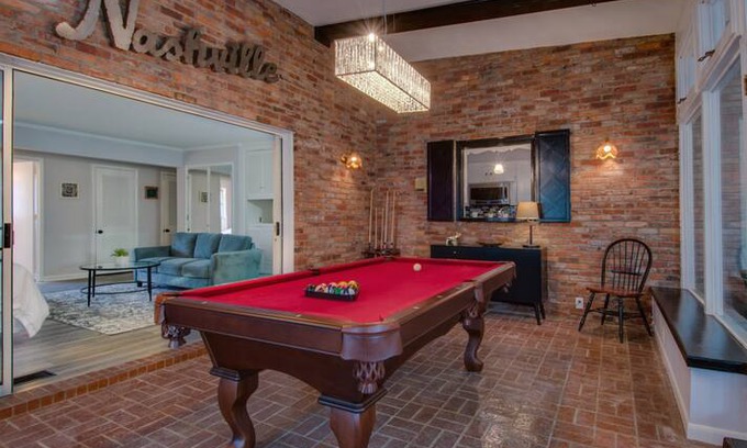 Madison House | The Saunders Retreat-Home with Central Location