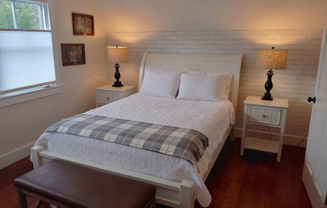 Summerville Historic District Cabin | Camellia Cottages Carriage House