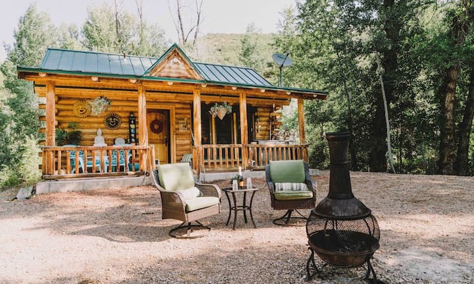 Kamas Cabin | Private Riverfront Cabin-25 minutes from PARK CITY