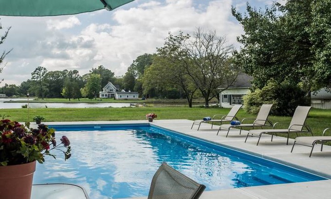St. Michaels House | Bird Dog Run