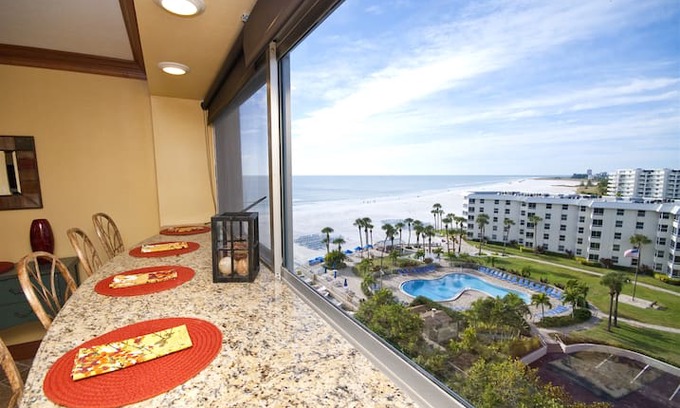 Siesta Key Apartment | REZRentals - Palm Bay Club # 84 Tower- 100% Renovation 1 Bed / 1 Bath - Direct West and North Views of Gulf !