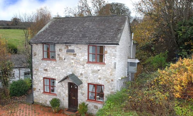 Holywell Cabin | Pump Cottage, Whitford