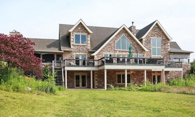 Berrien Springs House | Wolf Ranch in Wine Country