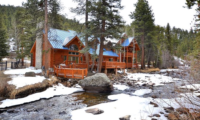 Estes Park House | Blue Spruce Manor - Distinguished Mtn Lodging