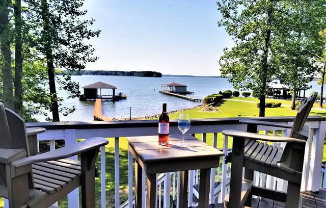 Littleton House | Heron View | Lake Gaston Retreat with Flat Lot and Sunset Views!! Sleeps 14