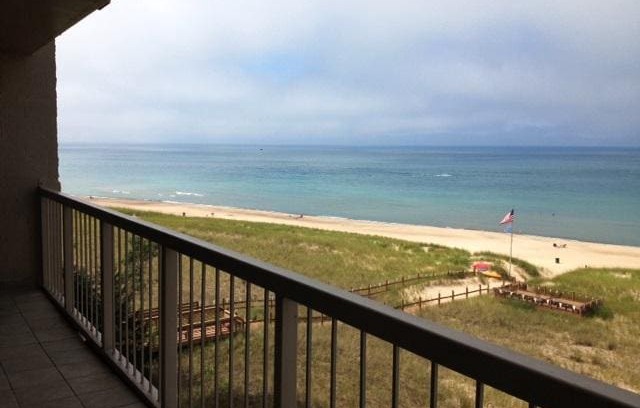 Michigan City Apartment | Sheridan Beach Condo with Lake Michigan Views
