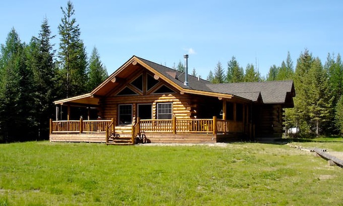 Troy Cabin | The Nest - A log home on Lake Creek
