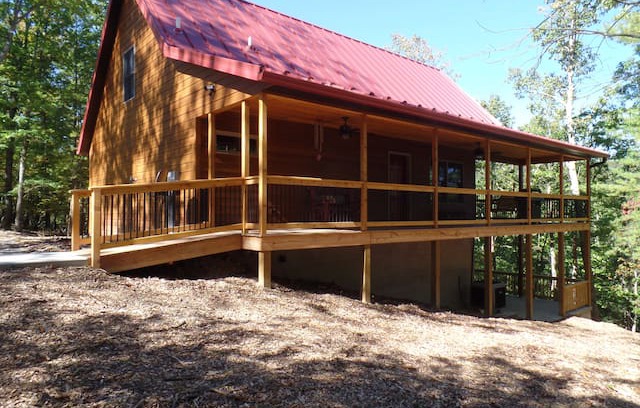 Berkeley Springs Cabin | Buck Haven is a luxurious and quite wooded retreat
