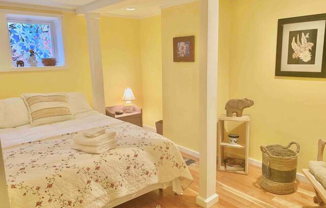 Falmouth Foreside House | Beachside Cottage-5min to Portland (Private Suite)