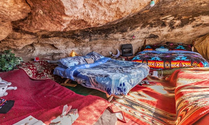 West Sedona House | Unique CAVE on The Creek. Cool down in the Cave!