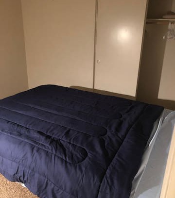 Lancaster House | Queen Bed Private Room with Shared Bath (2)
