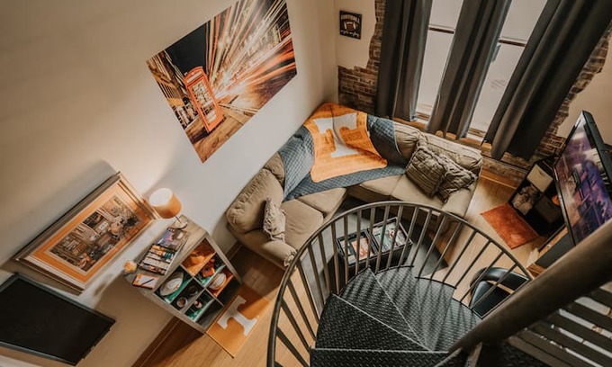 Downtown Knoxville Apartment | Downtown 210 on Market Square w/Rooftop Access