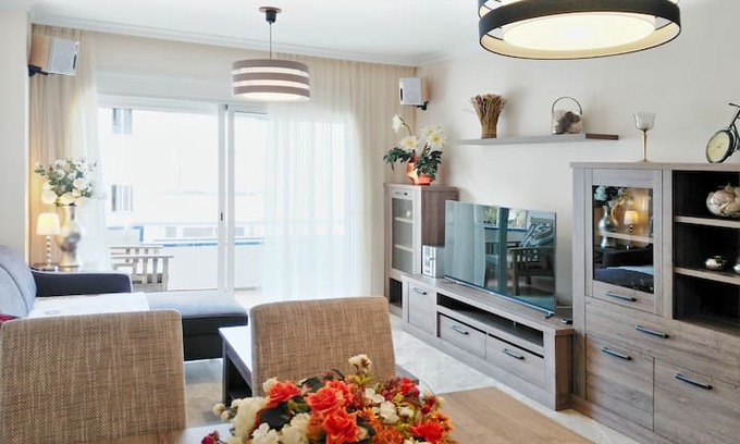 Los Cristianos Apartment | Playa Graciosa-Los Cristianos: Beach, Pools, Airco
