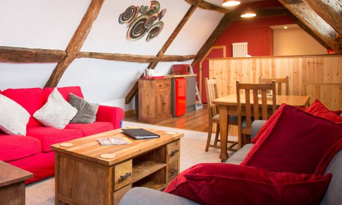 Whitby Apartment | Ammonite Loft-harbour view in the heart of Whitby