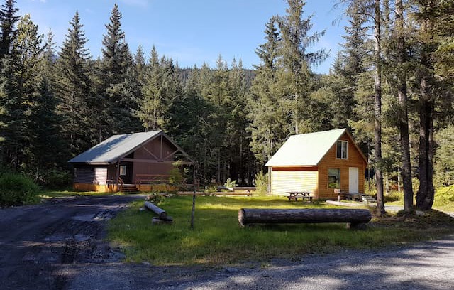 Bear Creek Cabin | Anglers Cabin - Ravenquest Cabins