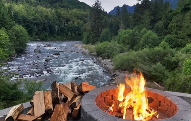 North Bend House | Basecamp Guesthouse - Luxury on the River