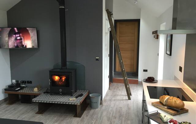 Llwyndyrys Cabin | The Pigsty!