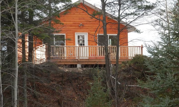 Carp Lake Cabin | Pintals Wilderness Cabin