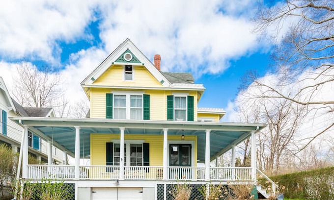 The Heights House | The Captains House