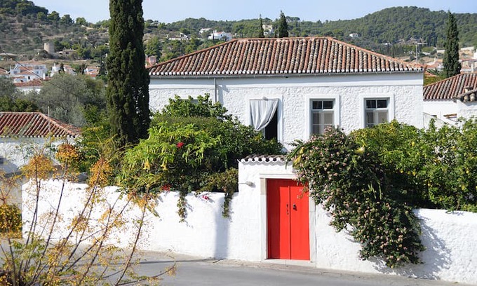 Spetses House | The Red Door Villa