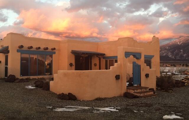 El Prado House | Taos Casa Vista Grande - Adobe Home with a View