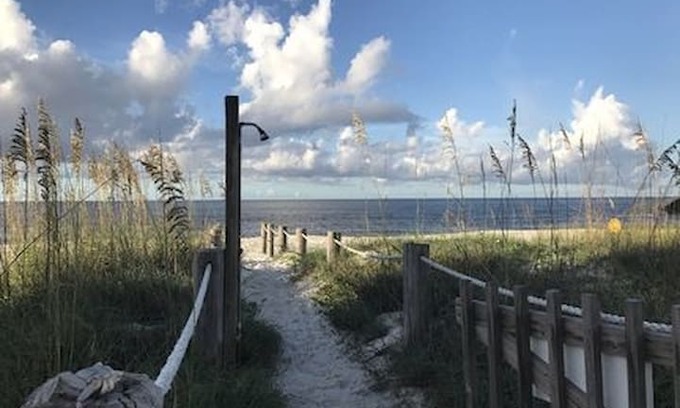 Fort Morgan House | Recovery Room East - a slice of paradise
