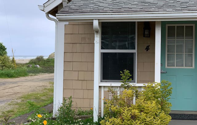 Rockaway Beach Cabin | Blue Octopus #4 Steps to Beach