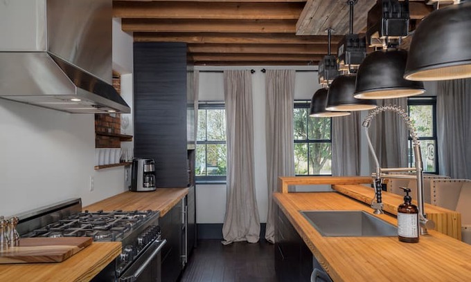 East Aurora Apartment | The Graystone XXXI / The 'SoHo'