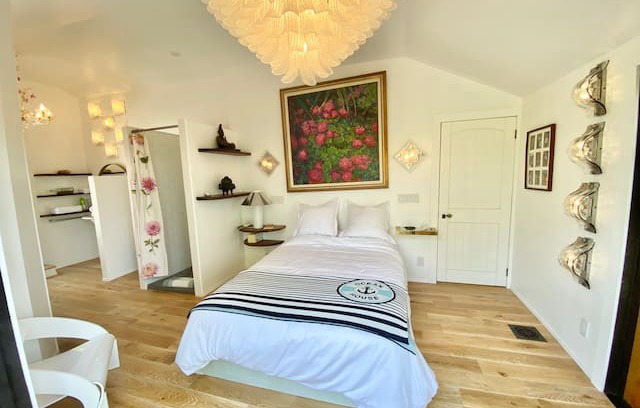 Agoura Hills Cabin | Eclectic + Rustic - Malibou Lake Hideaway