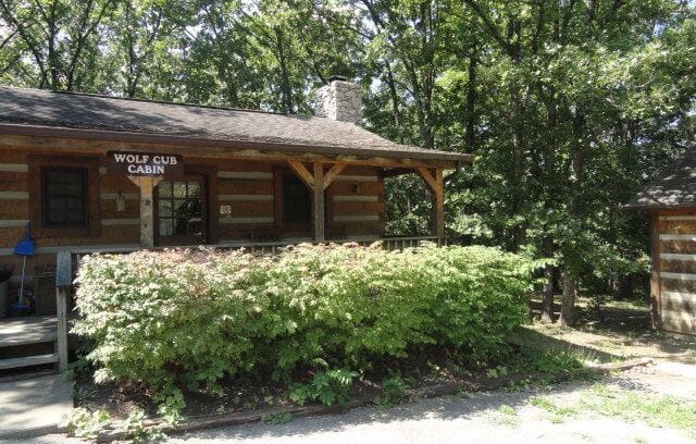 Pittsburg Cabin | Wolf Cub Cabin with Private Hot Tub!