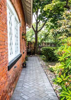 Plainfield House | Carriage House On Park (C.H.O.P.)