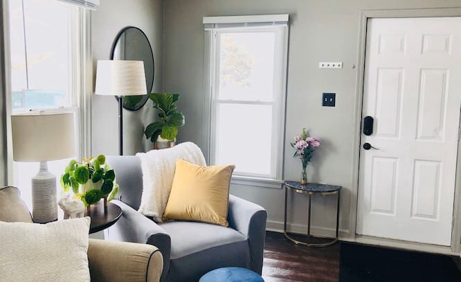 Des Moines House | Cozy bungalow steps away from IA State Fairgrounds