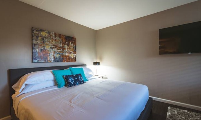 Hyde Park Apartment | Montrose Divine Studio | Medical Center 27