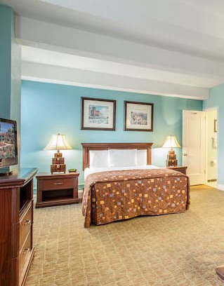 A-Zone Hotel | Legacy Vacation Resorts Brigantine, One Bed Suite