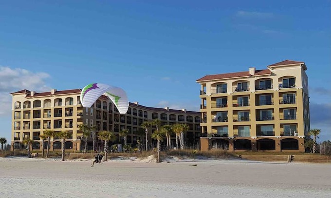 Henderson Point Apartment | Nirvana on the Beach