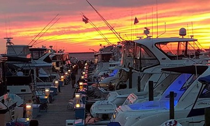 Beach Haven Boat Rental | Houseboat on LBI