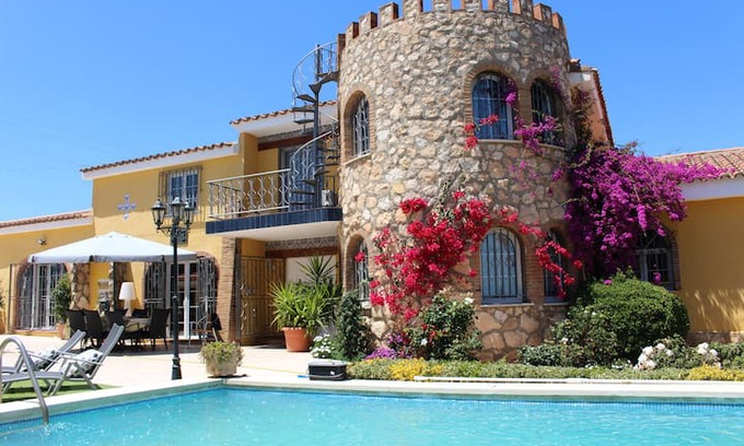 Salou Villa | Villa en Salou con piscina privada, Port Aventura.