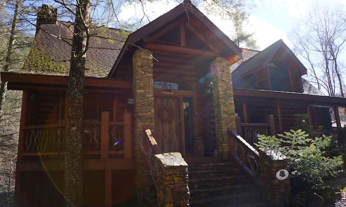 Cashiers House | "Shadow's Creek" A Luxury Log Cabin