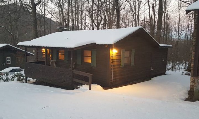 Maggie Valley Cabin | Granny Cole's Cabin! Pets Welcome, Level Access!